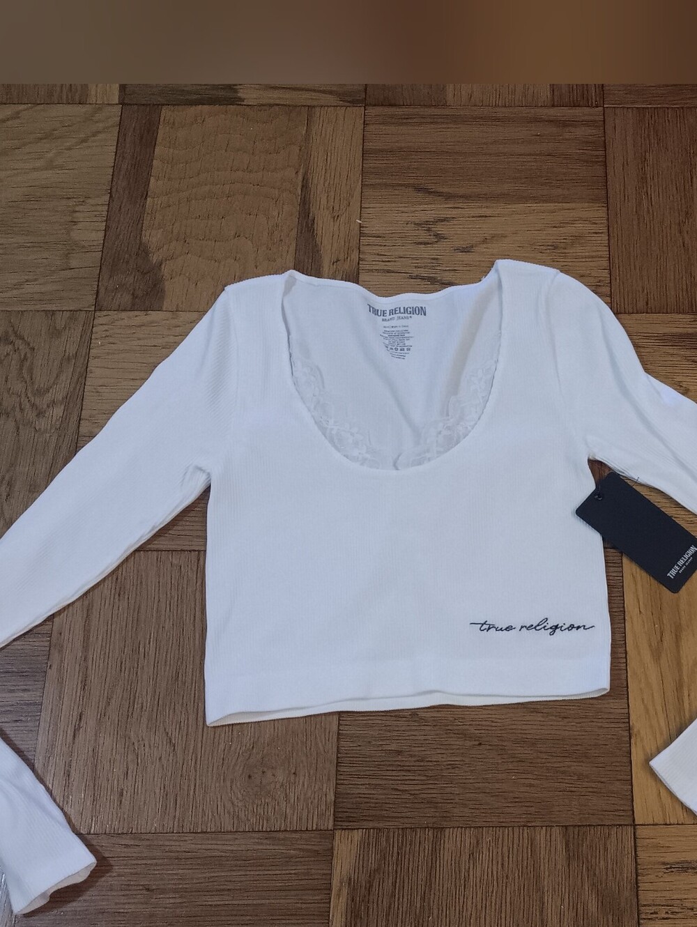 True Religion White Ribbed Scoop Neck Long Sleeve Crop Top